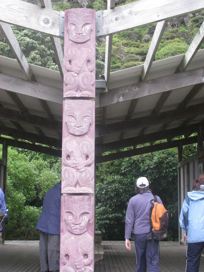 Eine schöne Maori-Schnitzerei.