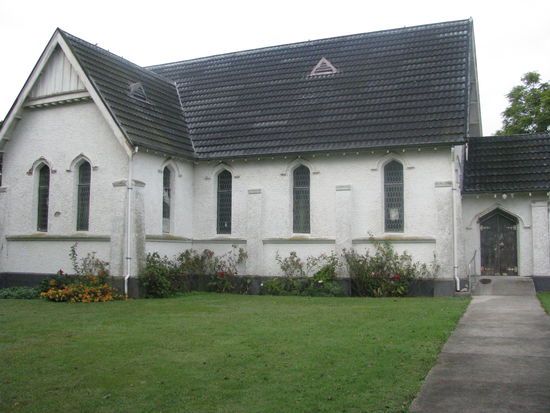 Die Kirche von außen.