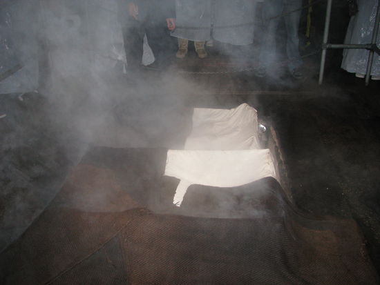 Das Hangi wird enthüllt.