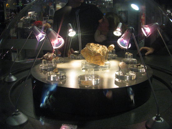 Alles große und kleine Meteoritensplitter.