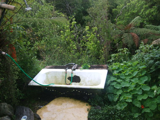 Sogar mit Badewanne.