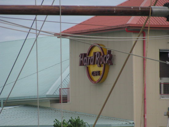 Das Hard Rock Café in Port Denarau.
