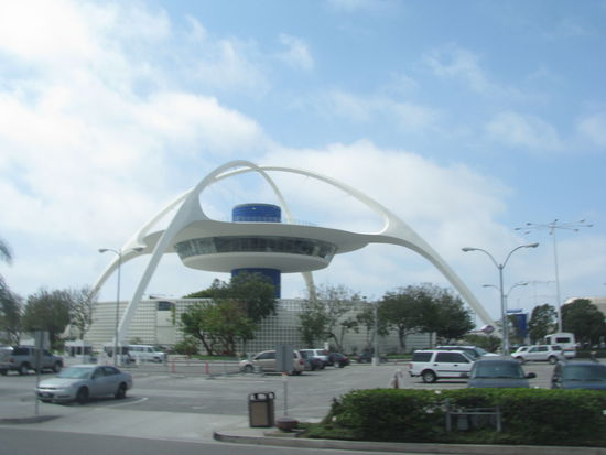 Einer der Tower am Flughafen.