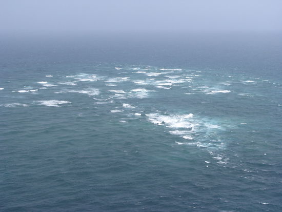 Pazifik und Tasmanische See treffen aufeinander.