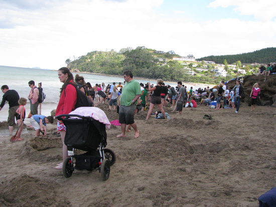 Der Hot Water Beach bei Ebbe.