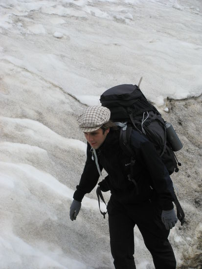 Mit MK-Spezial Handschuhen.