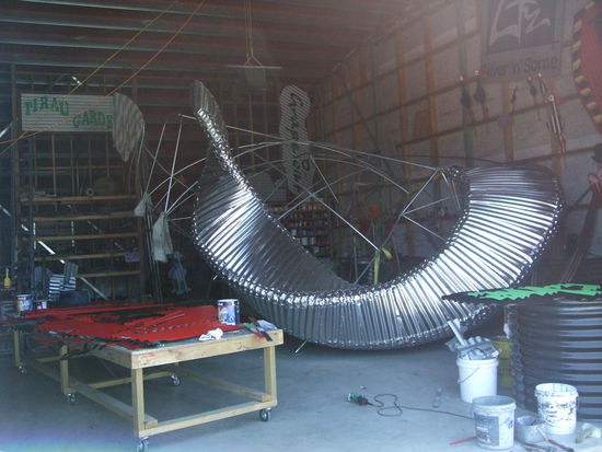 Das wird ein Horn fuer ein neues Schaf-Gebaeude in Tirau.