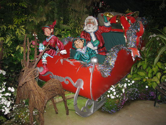 Der Weihnachtsmann und seine Helfer!