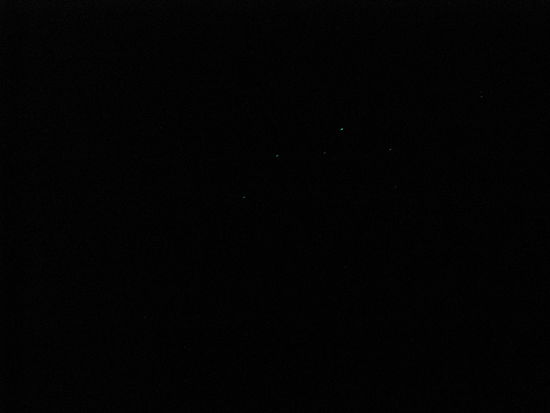 Glühwürmchen in einer schwarzen Höhle zu fotografieren ist sehr schwierig.