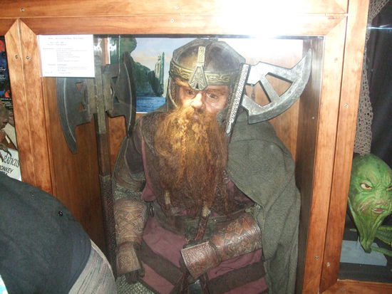 Eine Gimli-Puppe. Wurde im Film oft benutzt, als Gimli zum Beispiel geworfen wurde.