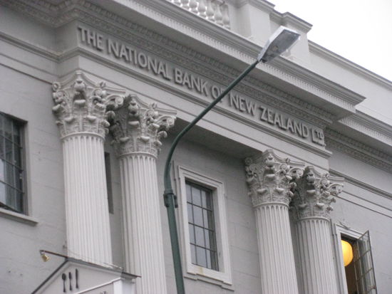 Im Gebäude der alten Nationalbank von Neuseeland.