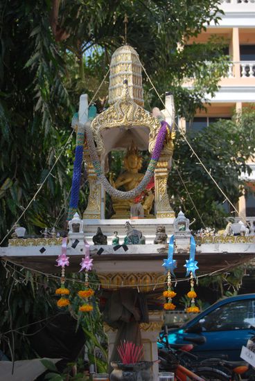 Buddha vor unserem Hotel