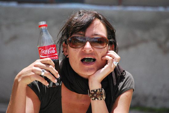 Koka-Coca-Cola... was fuer ein Wortspiel!
Wir haben doch ne Tuete Koka Blaetter geschenkt bekommen....