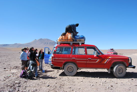 so fings an, unser Jeep