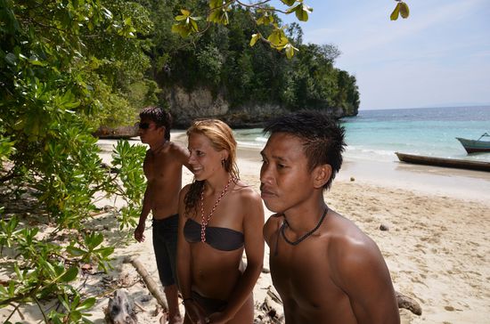 zuschauen wie die Bintangs verbrennen! Epo, Julia und Is