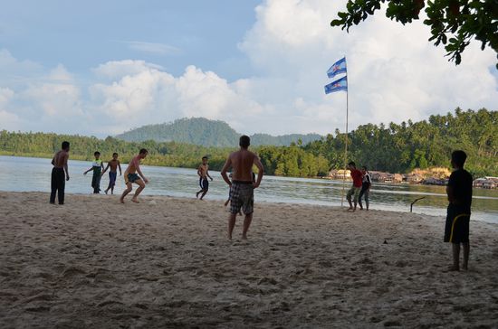 Fußballspielen mit den EVERTO Jungs