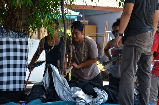 Besen, Stock und Knarre, alles wurde aufgefahren!