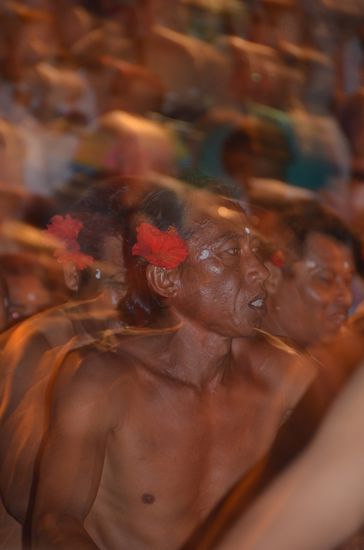 Kecak Sänger völlig weg!