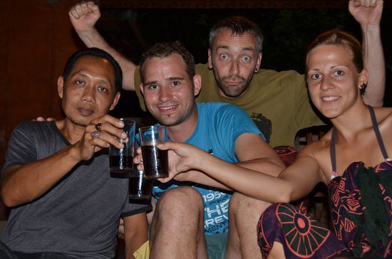 Die Made und die Arak-Genießer 