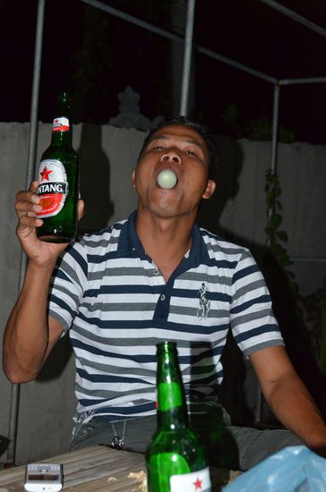 das ist übrigens der Chef der Tauchschule.