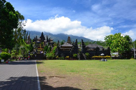 Eingang zum Besakih Tempel