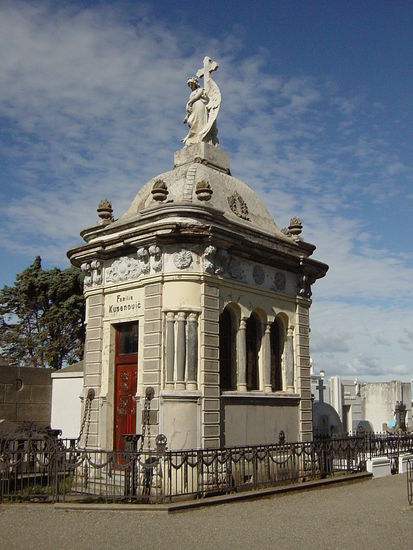 auch nach dem Tod lebt es sich noch prunkvoll