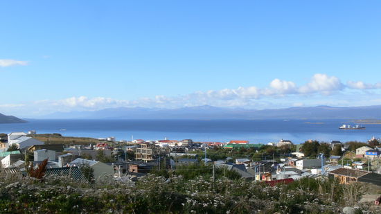 der Blick von oben auf Ushuaia