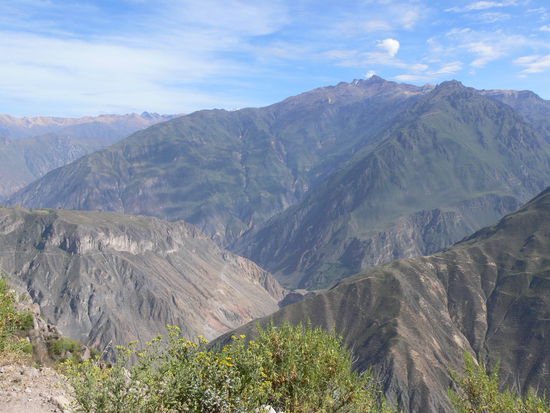 ganz schön viele Berge machen einen Canyon