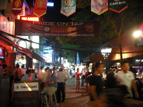 Amuesiermeile fuer viele Westeners nach abgeschlossenem Business