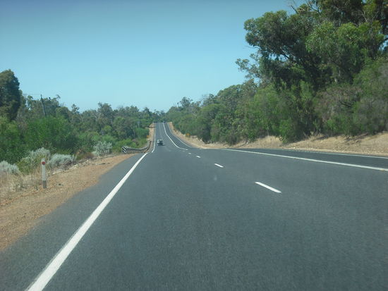 Auf dem Weg nach Margaret River..die Strasse sieht 3 Stunden so aus..