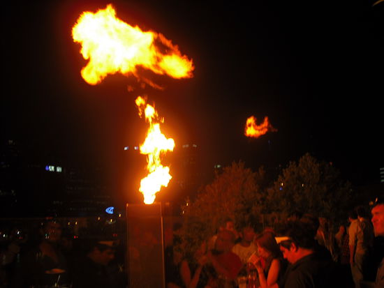 ...und abendlicher Feuershow