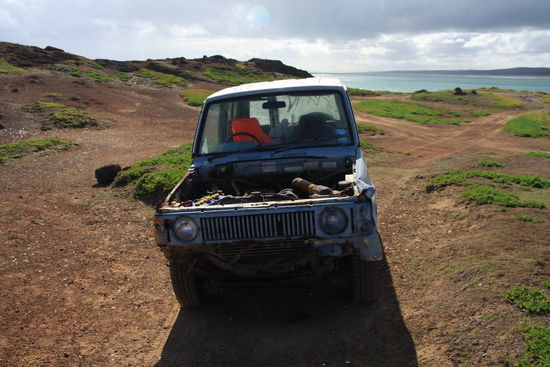 Keine Nummernschilder, keine Türen, kein Tüv, kein wasweißich ;o)