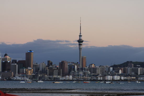 Auckland. Es ist kurz vor 17 Uhr...
