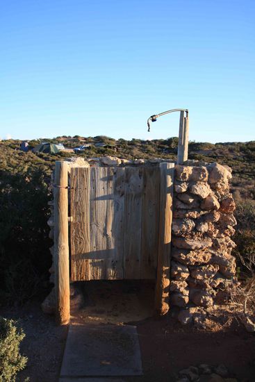 ..ein idyllisches Plätzchen. Das Wasser is zwar salzig und ziemlich kalt, aber schöner kann man den Tag kaum beginnen 