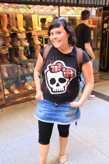 Die Belli beim Looki Looki...sie wollte Paar Uggs