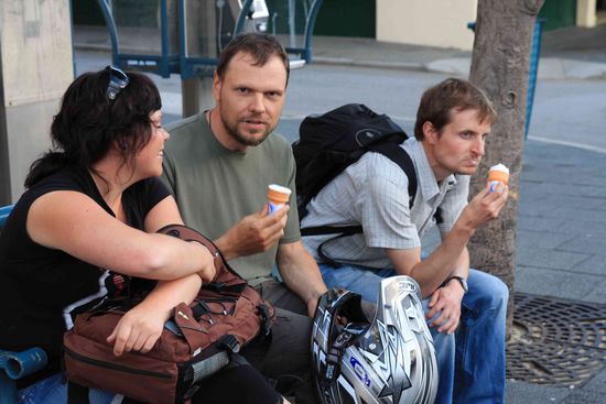Das war unser Tag: Wir wollten Fremantle mit einem Stadtspaziergang erkunden, saßen aber geschlagene 6 Stunden nur vor einem Hungry Jacks und haben gequatscht und gegessenn 