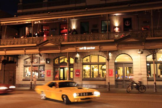 ...schöne alte ameri. Autos sieht man im AussiLand überall. Da sind manchmal schöne Dinger dabei, vor allem Mustang
