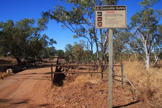 ...unser 1. offizielles Kroko-Warnschild