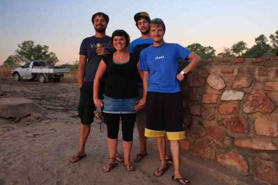 Wir haben die beiden in Kununarra auf unserem Übernachtungplatz kennengelernt. Zwei lustige Gesellen. WIr hatten viel Spaß...