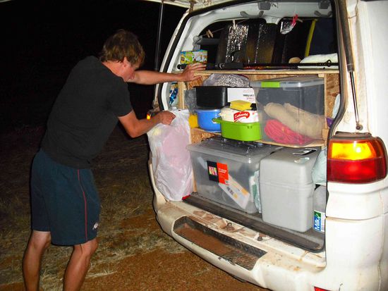 Jensi unser Retter in Benzinnot (2 Mal is uns der Sprit in Kununarra ausgegangen, einmal direkt vor der Tanke - das nenn ich Timing - das bekomm auch nur ich 