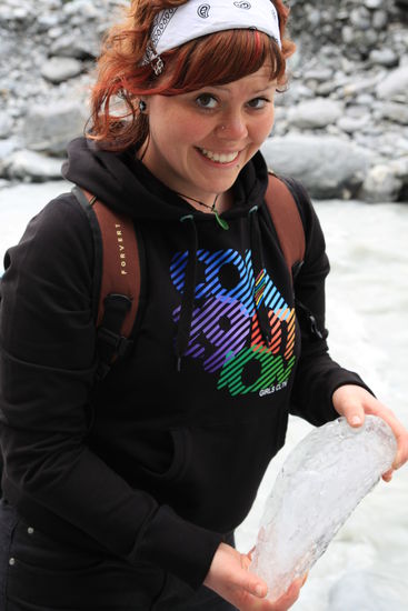 Ich glaub das Stückl Eis is vom Franz Josef Glacier. Der liegt knapp 25 km oberhalb des Fox Glaciers....