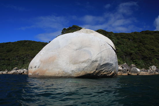 ...im Marine Reservat (Little) Tonga Island...wo wir eine Sea-Kayaking-Tour gemacht haben...