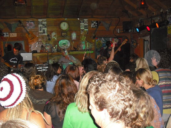 Heute: Sola Rosa (Mix aus Reggae, Jazz, Drum&amp;Base....) Das Mussel Inn solltet ihr euch nicht entgehen lassen, wenn ihr vor Ort seid.