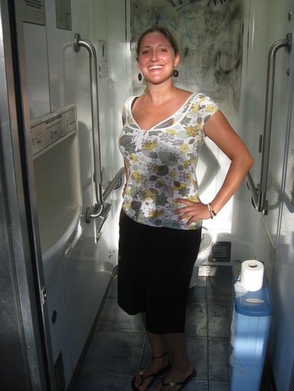 Hier sprechen die Toiletten mit einem! Wirklich!