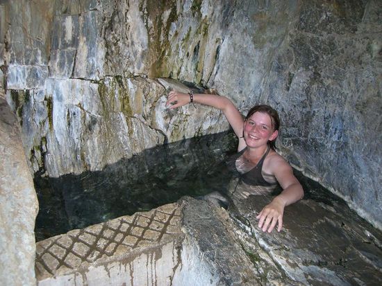 Maren in ca. 40 Grad heissem Wasser