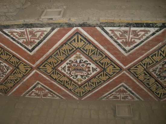 Tempelfassade mit dem Abbild des wichtigsten Gottes