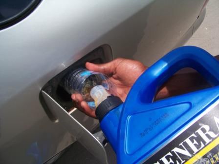 Irgendwie wollte das Auto erst nicht anspringen..lag aber dann an der leeren Batterie, wie wir nach einer ganzen Weile herausgefunden haben