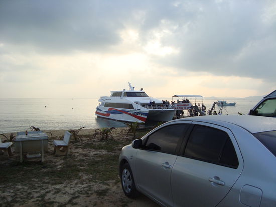 Tschüss Samui und ab nach Koh phangan.
Lomprayah wirds schon richten 