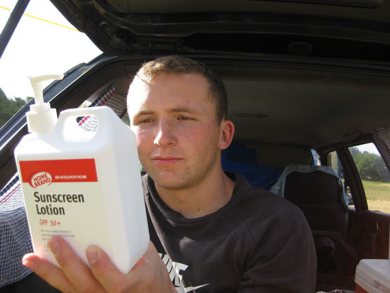 Die verkaufen das Zeug literweisse...und man braucht es auch!!