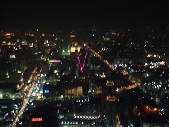 Bangkok von oben bei Nacht